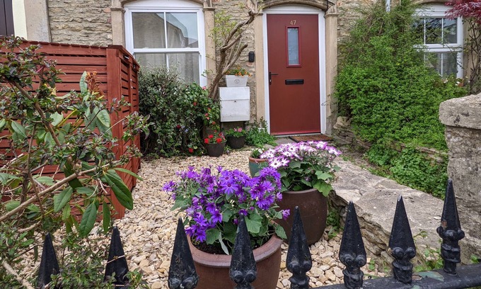 Tetbury Cottage | THE COTTAGE, pet friendly, character holiday cottage in Tetbury