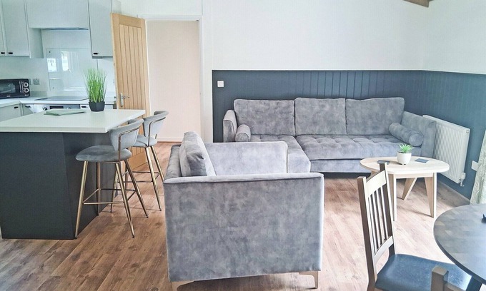 Langworth Ski Chalet | The Country oak is a 2 double bedroom lodge with en suites to both rooms.