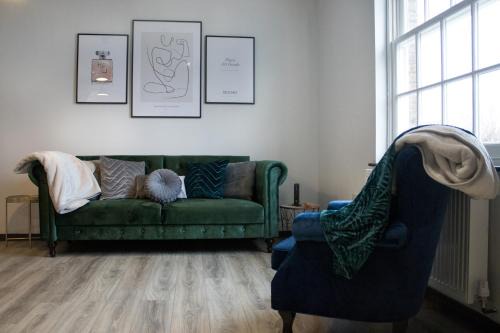 Gillingham Apartment | The Countryman Den - 65 Inch TV - Super Wifi