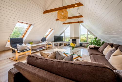Crowlas House | The Countryside Retreat - Sea views & Parking