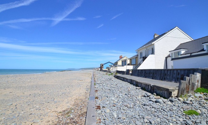 Borth House | The Coup - Three Bedroom House, Sleeps 6