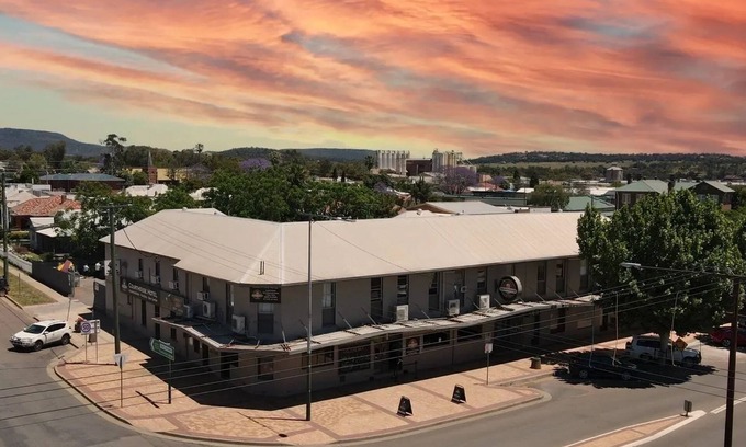 Gunnedah Hotel | The Court House Hotel