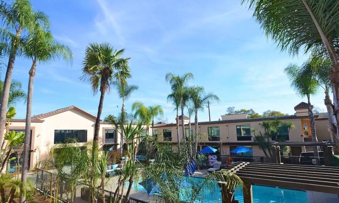 Harbor Hotel | The Cove Hotel, King Deluxe Patio | Near Long Beach Cruise Terminal & Metro