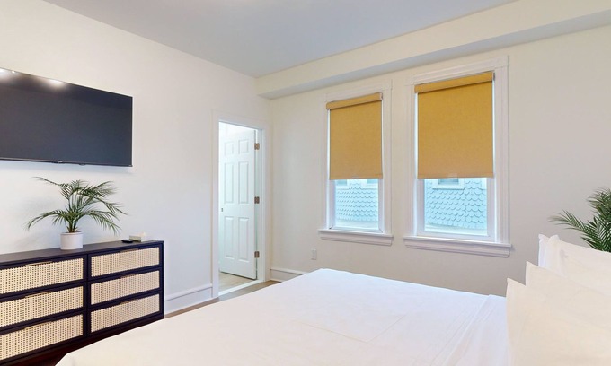 North End Hotel | The Cove