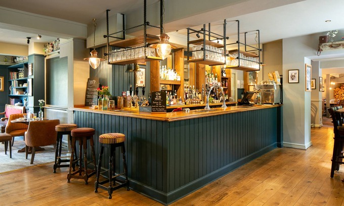 Balcombe Bed & Breakfast | The Cowdray Arms