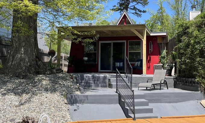 Mountain Pine Cabin | The Cozy Cabin Lake Hamilton~ Booking now for Hot Springs amazing fall foliage