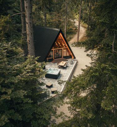 Canton 10 Ski Chalet | The Cozy Chalet