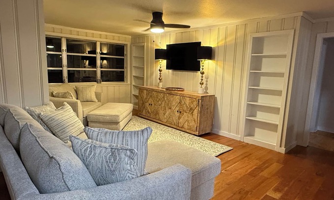 Dothan House | The Cozy Getaway