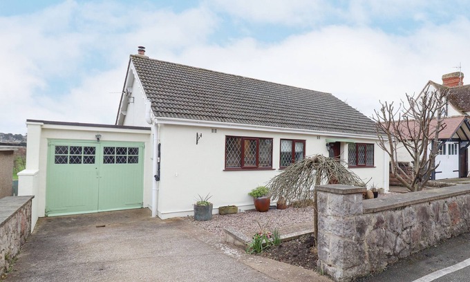 Penrhyn Bay Cottage | THE CRIB, pet friendly, character holiday cottage in Penrhyn Bay