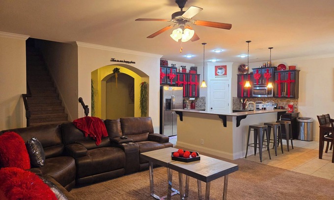 Tuscaloosa House | The Crimson Chateau ~ A Crimsony Craving