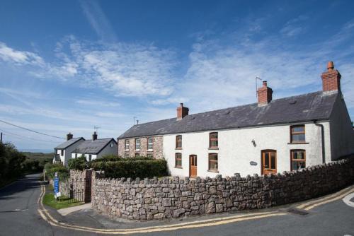 Llangennith House | The Cross - 4 Bedroom Cottage - Llangennith