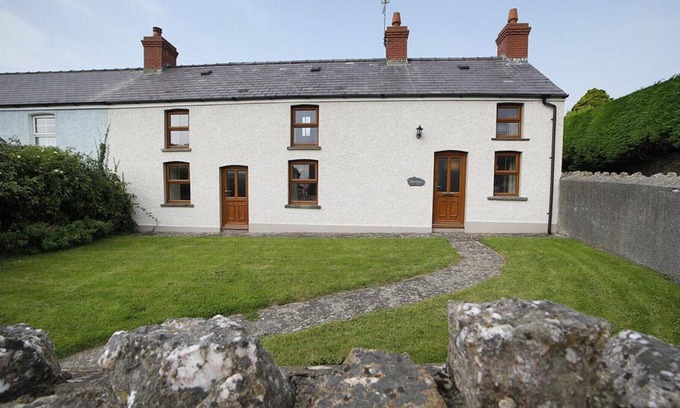 Llangennith House | The Cross - Four Bedroom House, Sleeps 8