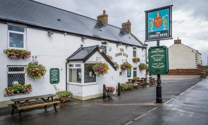 Esh Apartment | The Cross Keys