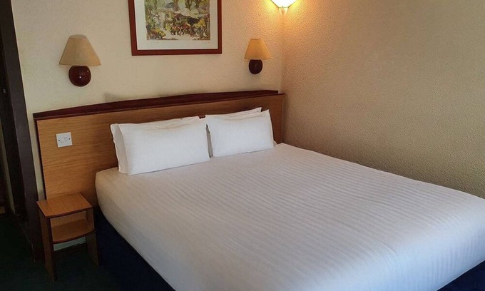 Wyken Hotel | The Crossway Hotel