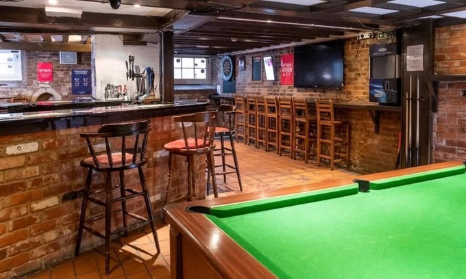 Alton Bed & Breakfast | the crown hotel