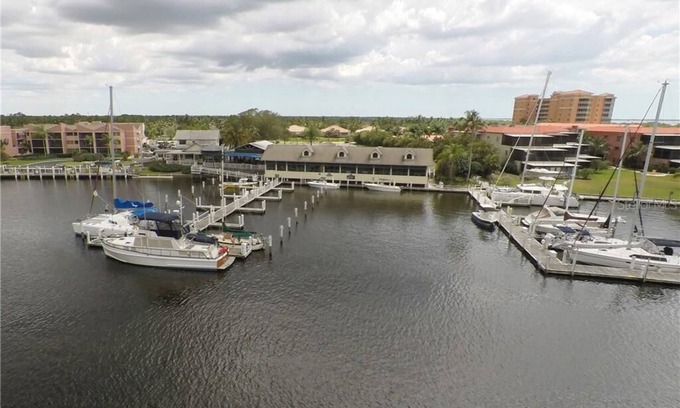 Burnt Store Marina Condo | The Crows Nest