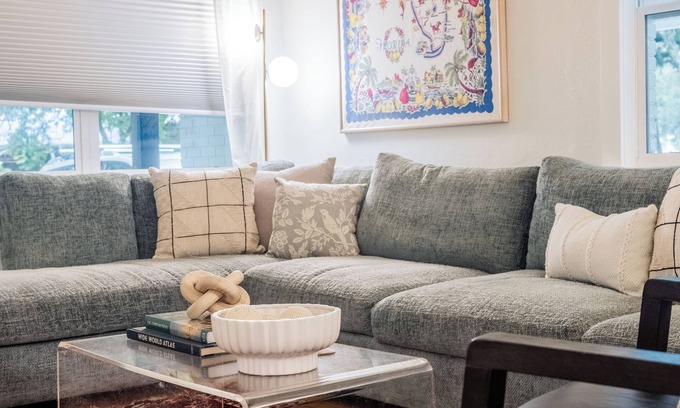 Lakeland House | The Cumberland Cottage Downtown, Florida Southern College, Lake Morton- Sleeps10
