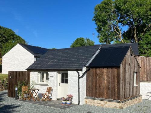 Walwyn's Castle Apartment | The Dairy, A Cosy conversion nr Little Haven