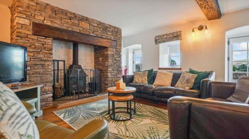 Margam Apartment | The Dairy Cottage with Hot Tub