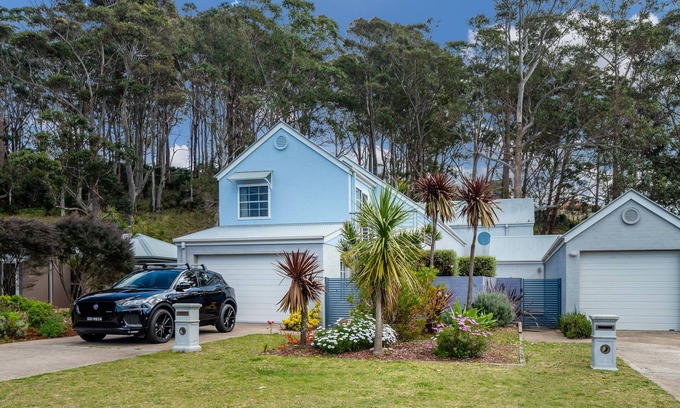 Long Beach House | The Dans @ Long Beach - 30 Seconds from the Beach