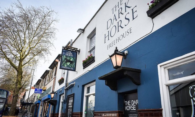 Easton Hotel | The Dark Horse Pub