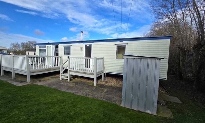 Skegness Ski Chalet | The daxie 3-Bed caravan in Butlins Skegness
