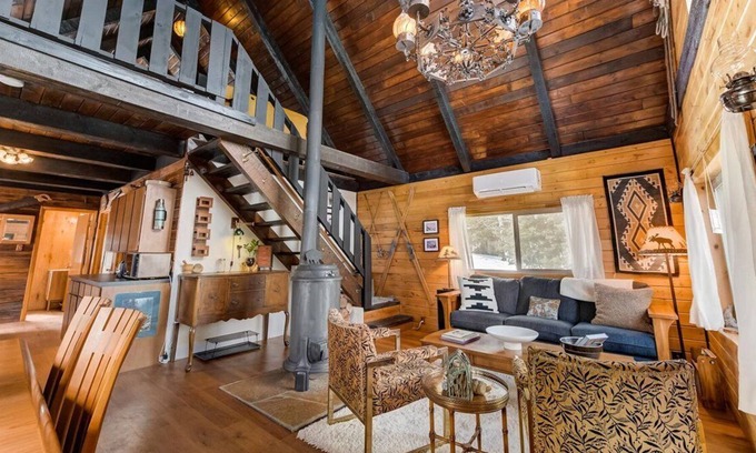 Tollgate Canyon Cabin | The Daydream / Unplug and unwind @ a four-season paradise