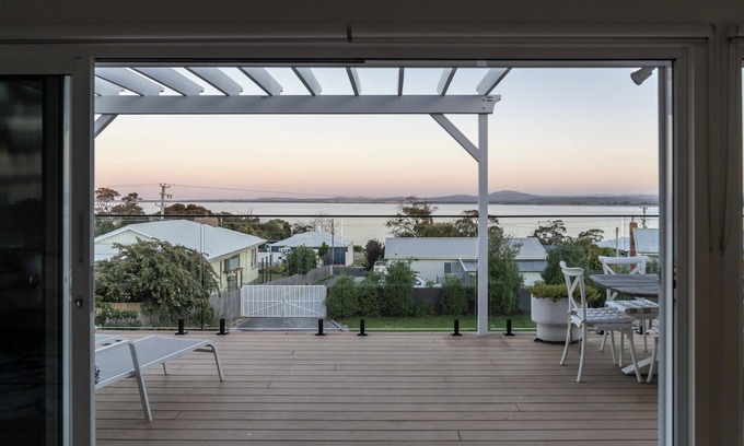 Bridport House | The Deck on Westwood