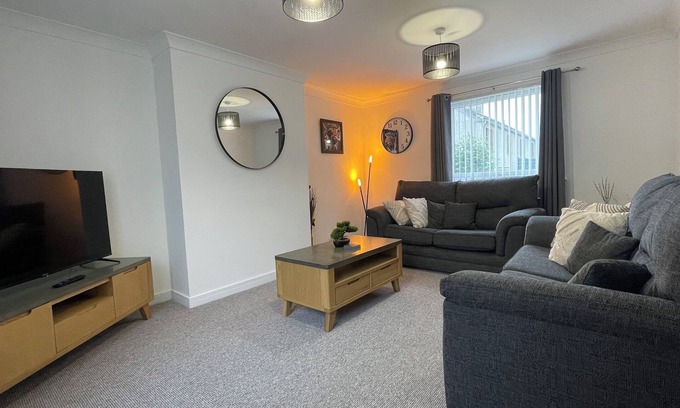 Wick Apartment | The Den-NC500 Apartment-Sleeps 4