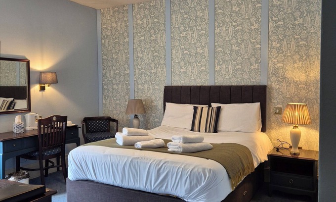 Hindhead Hotel | The Devil's Punchbowl Hotel