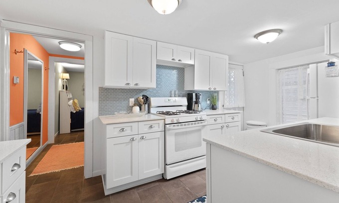 Galveston House | The Dinghy 2 Bedroom Home