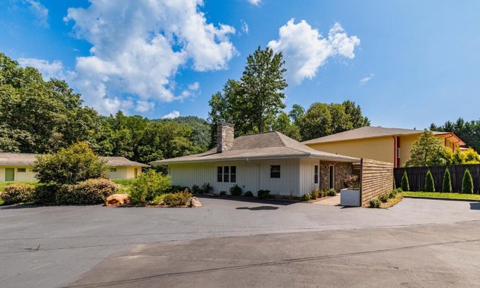 Maggie Valley House | The Dogwood Bungalow