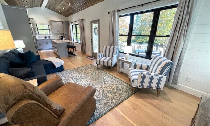 Franklin House | The Dogwood Cottage Franklin