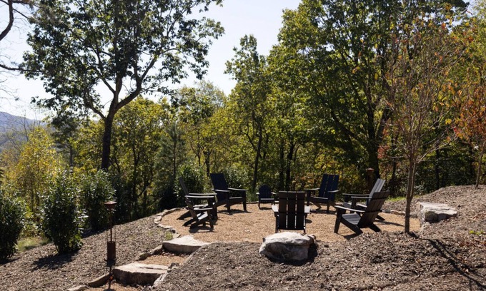 Mills River House | The Dogwoods at Vineyard Gap - Upper Retreat