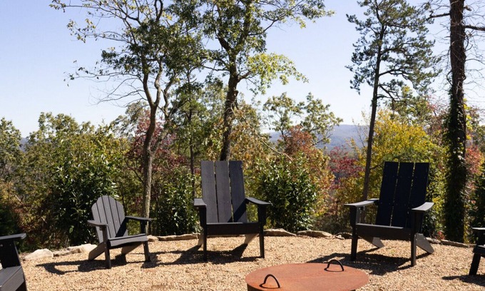 Mills River House | The Dogwoods at Vineyard Gap - Lower Retreat