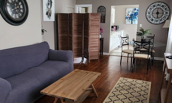Near Eastside Apartment | The Downtown Apt! 10min from Convention Center