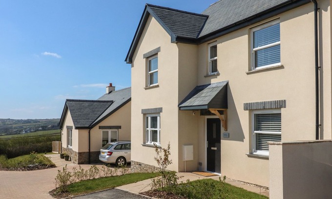 West Down Cottage | THE DRIFT, family friendly, with a garden in West Down