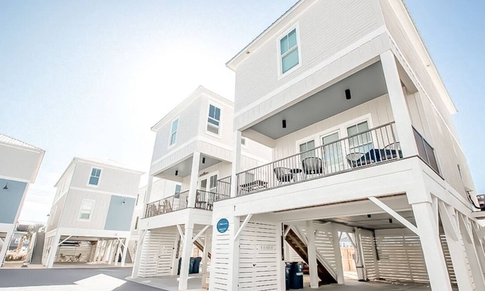 Gulf Shores Cottage | The Driftwood Haus: A Minimalist Beach Cottage