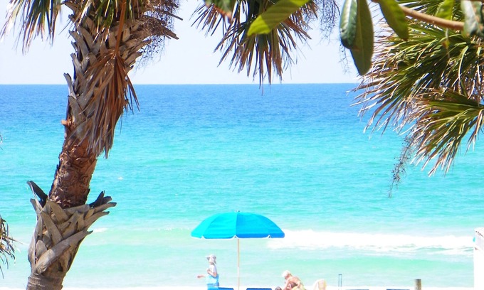 Panama City Beach Hotel | The Driftwood Lodge
