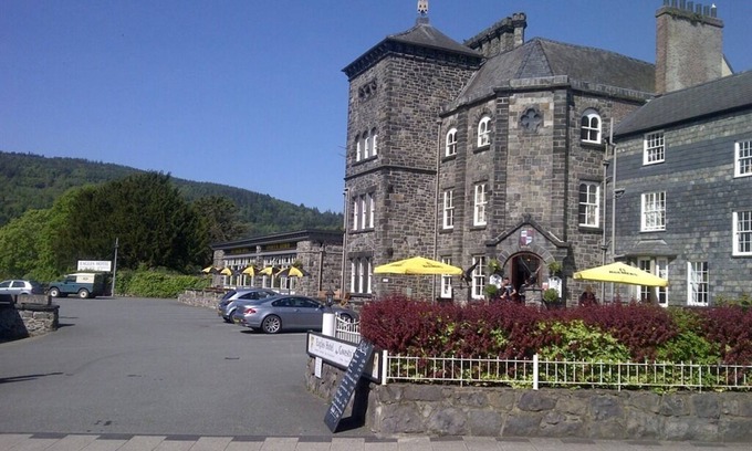 Llanrwst Hotel | The Eagles Hotel