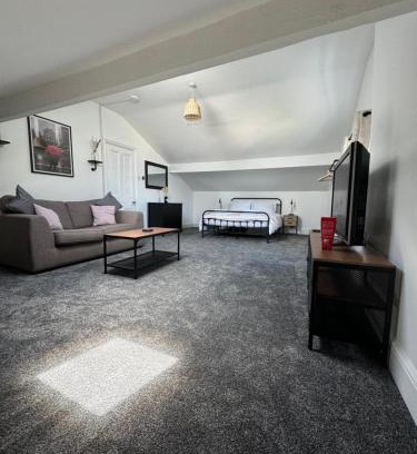 Southport Apartment | The Eaves - Victorian second floor, open plan apartment