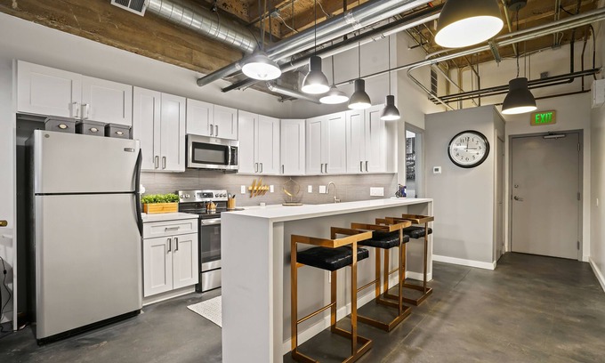 Capitol Hill Apartment | The Elegant Loft