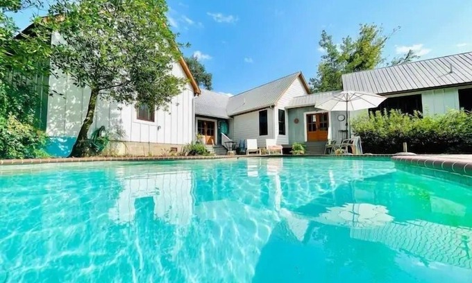 Oxford House | The Empty Nest D.Decker 10 min drive to Sq & OM