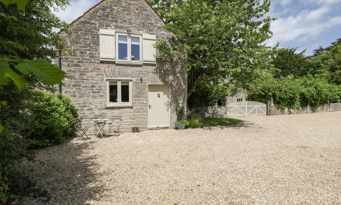 Langport Cottage | THE END, character holiday cottage, with a garden in Langport