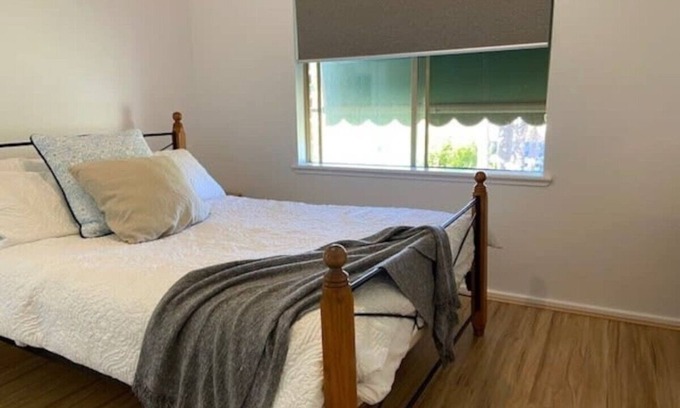 Esperance Apartment | The EOS 2, Esperance