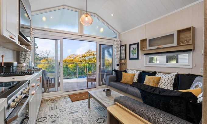 Wiseman's Bridge House | The Escape - Luxury Pod, Close to Beach