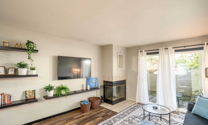 Kit Carson Apartment | The Escondido Escape