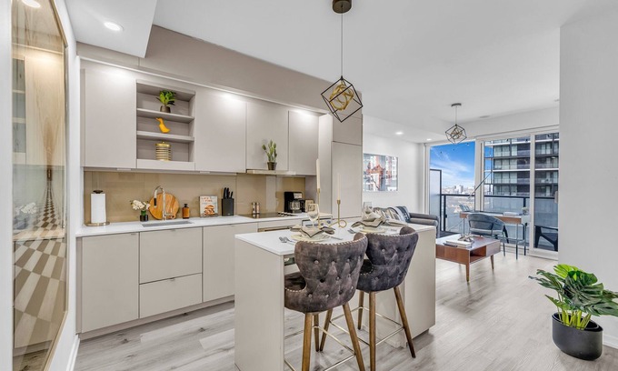 Downtown Toronto Apartment | The Estate Entertainment District