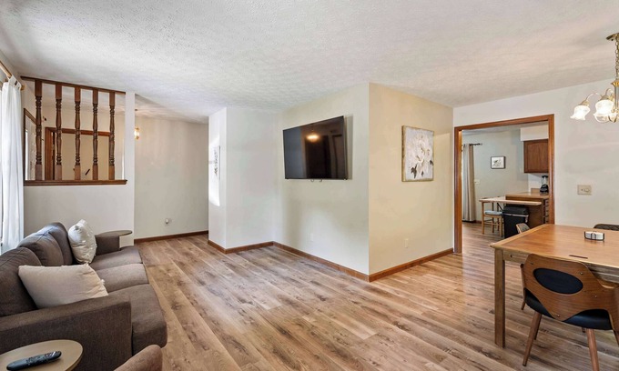Hamilton House | The Family Nook – Home for 8