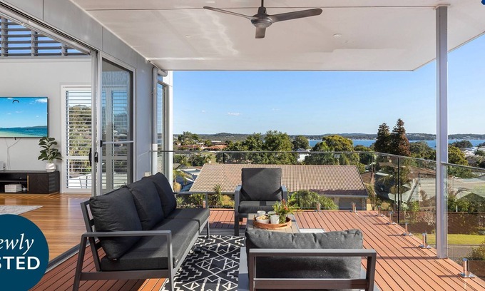 Corlette House | The Family Tide – large family home, entertaining deck with views, swimming pool, air conditioning